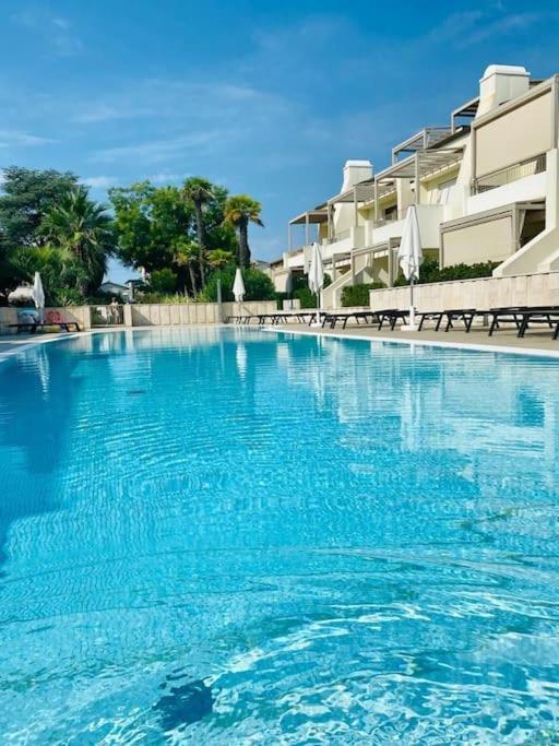 Residence Jesolo Lido Centro Con Piscina Extérieur photo
